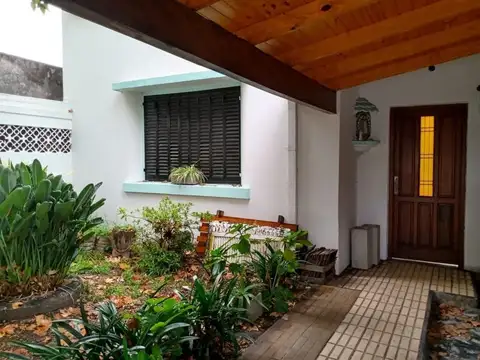 12  Profesor Aguer 5500