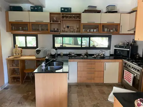 AV SANTA MARIA DE LAS CONCHAS al 6300