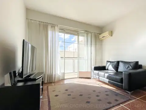 Juan de Garay  al 2200, esquina Villate