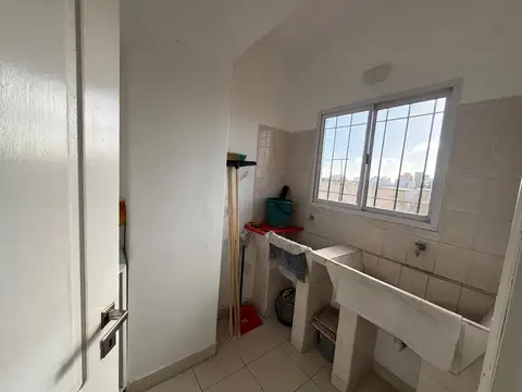 DEPARTAMENTO 3 AMBIENTES CON COCHERA Y BAULERA