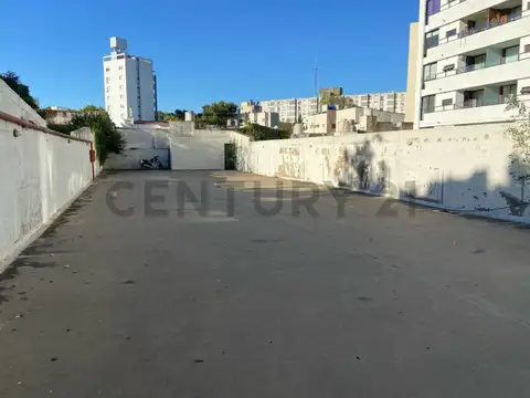 Cochera en venta en La Plata