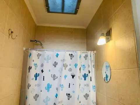 Casa 2 ambientes con 1 baño