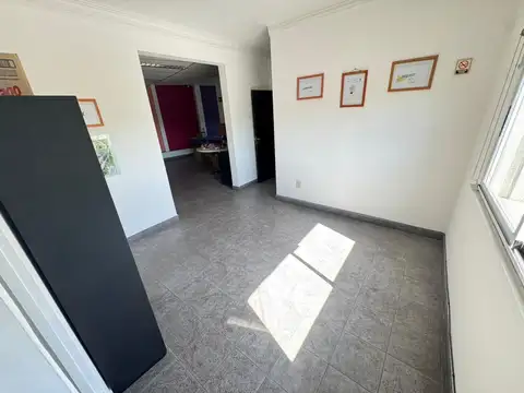 Oficina - Alquiler - Argentina, Avellaneda - Av. Hipolito Yrigoyen 1090