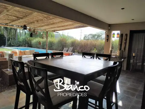Casa en Alquiler Temporal con 4 cocheras