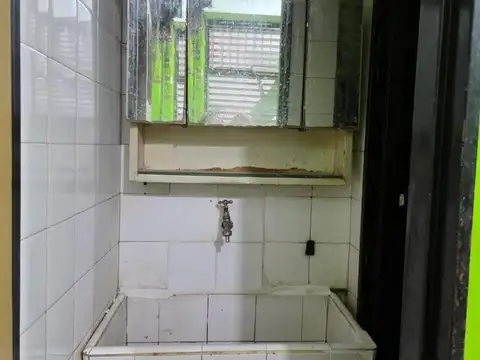 EN ALQUILER LOCL COMERCIAL A LA CALLE EN PALERMO/ RECOLETA