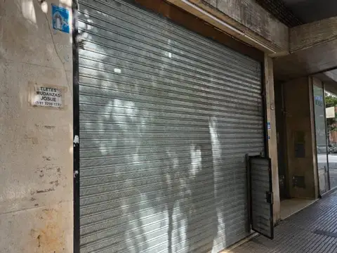 EN ALQUILER LOCL COMERCIAL A LA CALLE EN PALERMO/ RECOLETA