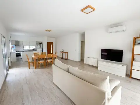 Casa en Venta en Pilar del Este - San Ramiro, USD 175.000