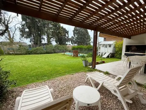 Venta Casa 4 amb. en San Ramiro, Pilar del Este