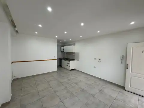 Departamento en Alquiler en Lomas del Mirador, $ 400.000