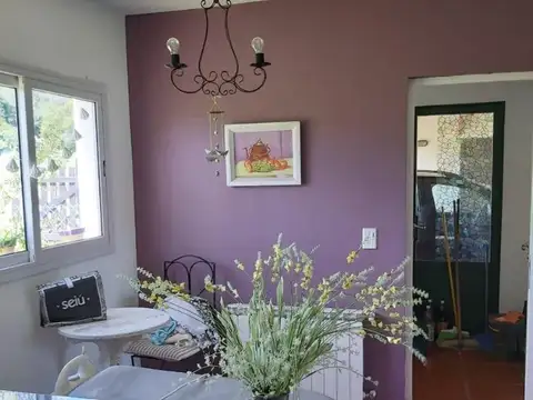 Casa 4 ambientes con 2 baños