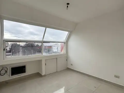3 ambientes en alquiler, piso alto super luminoso