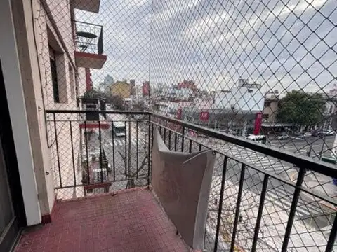 Departamento en Alquiler en Parque Chacabuco, $ 680.000
