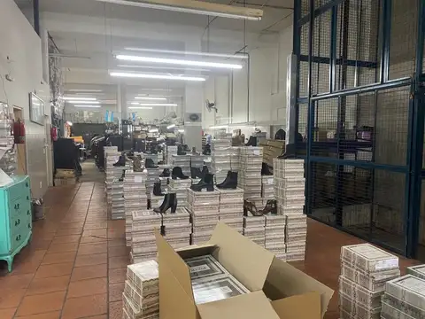 Galpon en Venta en Lomas Del Mirador, USD 520.000