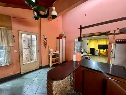 VENTA CASA 4 AMBIENTES HURLINGHAM ACEPTA  PERMUTA