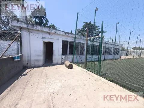 Local y campo recreativo en Bosques