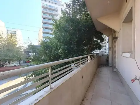 Depto Tipo Casa en Alquiler de 4 ambientes