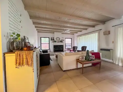 Newbery al 9100 c/cochera doble