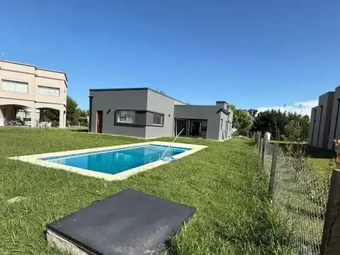 Casa en Venta en Guernica, USD 190.000
