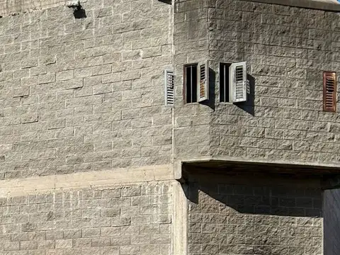 Galpon en Alquiler en Villa Bonich, $ 8.000.000