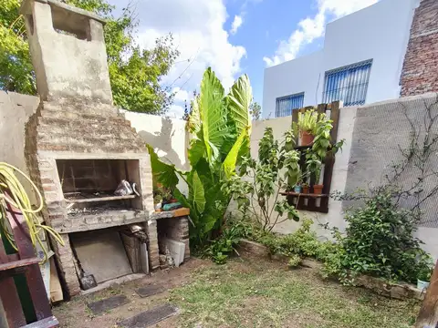 Duplex en Venta 3 ambientes cochera y patio en Venta en Villa Ballester/Chilavert excelente estado
