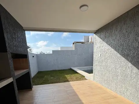 Casa 3 ambientes con 2 baños