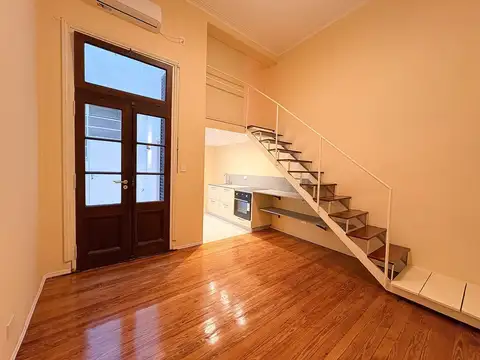 VENTA PH DPTO RECICLADO CON PATIO RECOLETA
