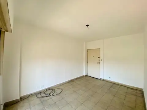 Av. Gral Paz 200, Piso 1