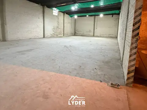 Lucio Salvadores 700