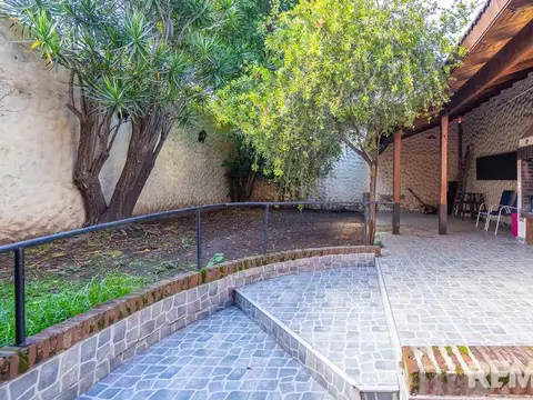 VENTA PH 3 AMBIENTES PARQUE AVELLANEDA PATIO TERRA