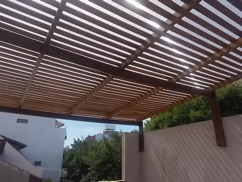 Depto Tipo Casa 4 ambientes con 4 baños