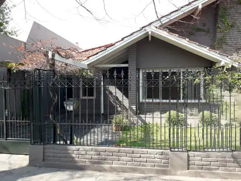 Casa en venta - 2 dormitorios 2 baños - 78mts2 - Jose Marmol