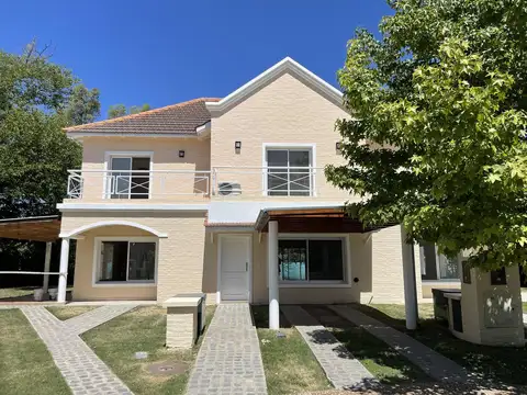 Casa en Las Margaritas Pilar - Estilo Dúplex