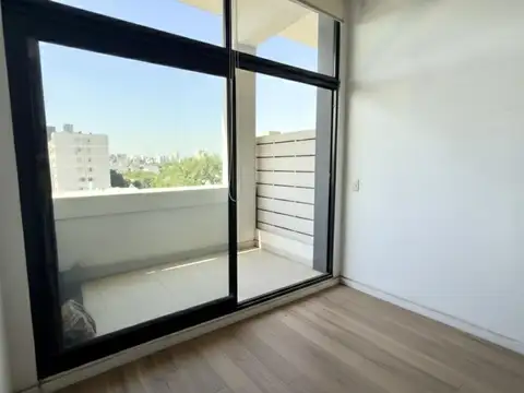 Zelarrayan 1600, Piso 4