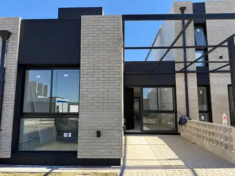 Dúplex de 2 Dormitorios | Jardín, Asador y Cochera Doble | Quebradas de Manantiales
