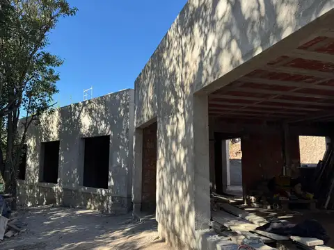 Casa 3 ambientes con 2 baños