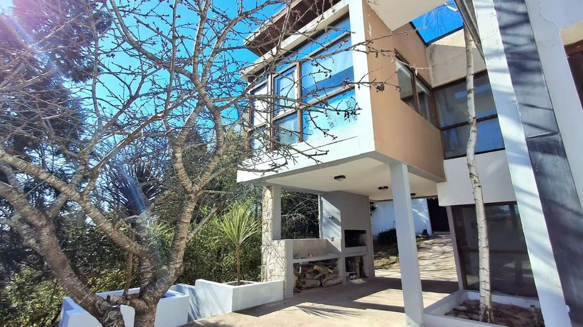 VENTA CASA CON PILETA SIERRA DE LOS PADRES