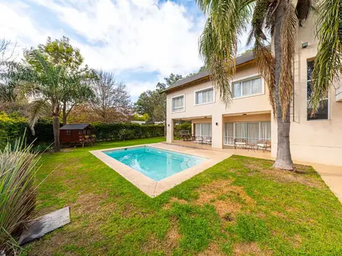 VENTA CASA COUNTRY LA BAHIA 4 DORMITORIOS COMODIN