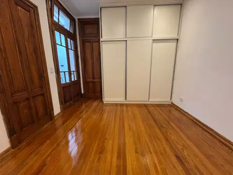 Depto Tipo Casa 4 ambientes con 2 baños