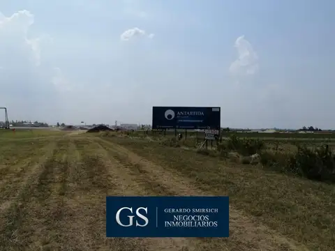 CAMPO SOBRE AUTOPISTA RUTA 9