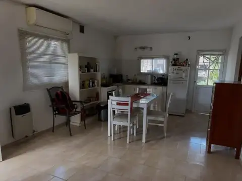 VENDO. Casa semi céntrica. Concordia, ER.