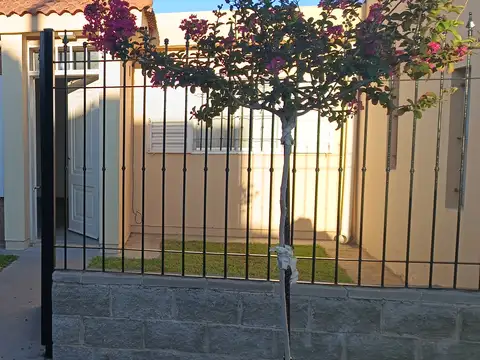 Casa en alquiler en 142 Viviendas excelente para no perder