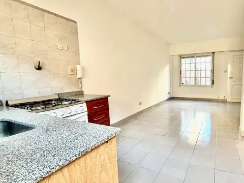 VENTA PH 2 ambientes Ramos Mejia PB Patio 55m2