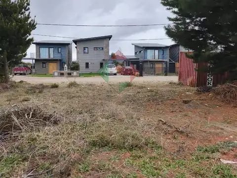 Terreno plano de 350 m2 en Los Abedules, Las Victorias, Bariloche. Listo para escriturar