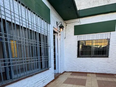 PH EN VENTA 3 AMBIENTES CON PATIO Y COCHERA