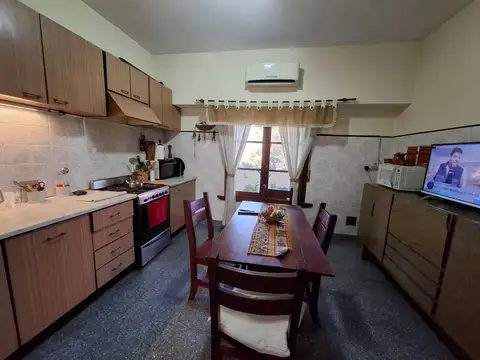 VENTA EN BLOCK - Casa de 3 ambientes con 2 locales | Berazategui