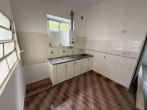 Depto Tipo Casa en Alquiler en Villa Dominico, $ 650.000
