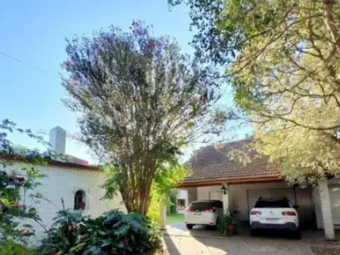 Casa en Venta en Berazategui, USD 170.000