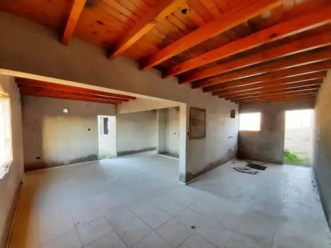 Casa 4 ambientes con 1 baño