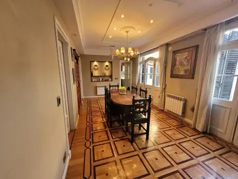 CHALET, 2 PLANTAS DE 9 AMBIENTES UNICO EN SU ZONA