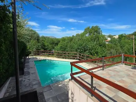 Casa en Venta con 5 cocheras